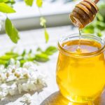 11 Powerful Healing Benefits Of Honey For Skin, Hair & Health